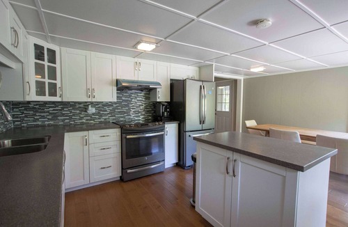 Seguin House | Steps To Lake Joe Ontario