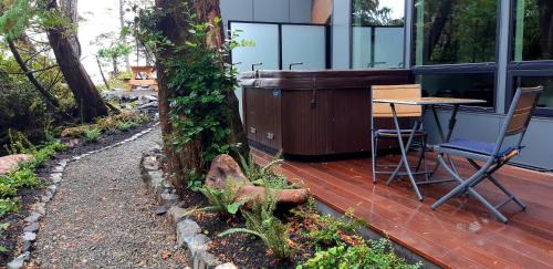 Ucluelet House | Storm Cove Suites