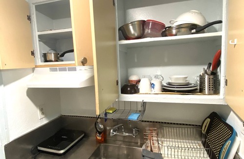 Milton Park Apartment | Studio apartment in the heart of downtown Montreal, close to all amenities!