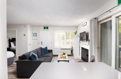 Craigleith House | Studio Condo @ North Creek|Pool/Hot Tub/Crave TV