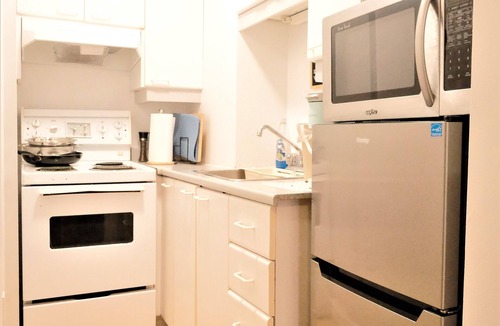 Gay Village Apartment | Studio lumineux et pratique – Emplacement central à Ville-Marie (2000-209)