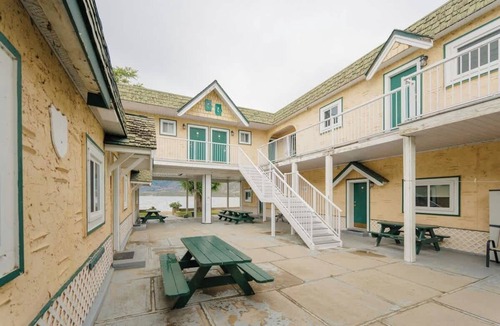 Osoyoos Apartment | Studio Suite 4 Green Gables Resort