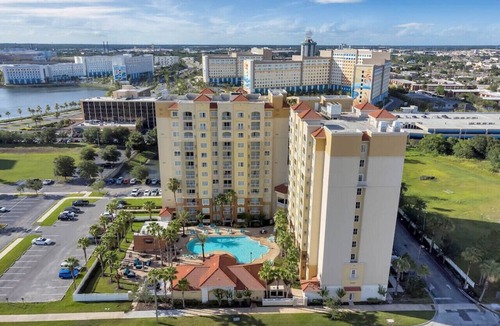 Florida Center Apartment | Studio · The point Studio 10 min Universal