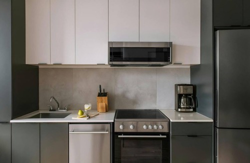 Old Montreal Apartment | Studio w/Queen Bed|Old Montreal