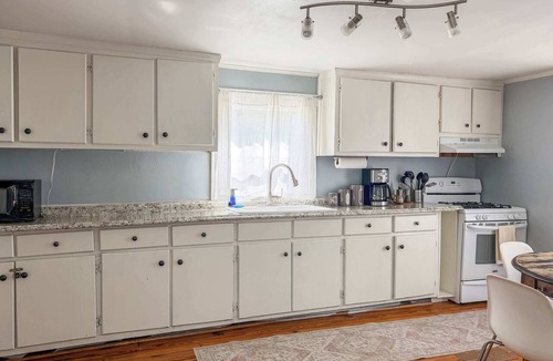 Durham Apartment | Studio with Deck, Walk to Duke