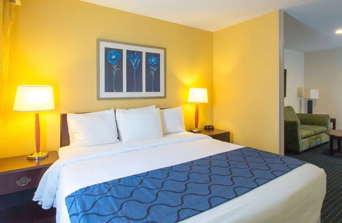 Western Branch North Hotel | Studios and Suites 4 Less Gum Road