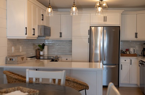 Regional District of Nanaimo Apartment | Stunning Beachfront Condo: Whale Watching & Cruise Ship Views