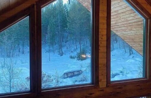Grand Forks Cabin | Stunning Custom Made Log Home- on 30 acres