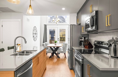 Harvie Heights House | Stunning Mountain View Townhouse, Accommodates 6