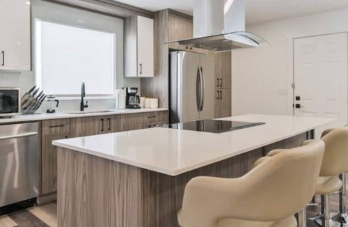 Shaganappi House | Stunning NEW Home | Downtown Views