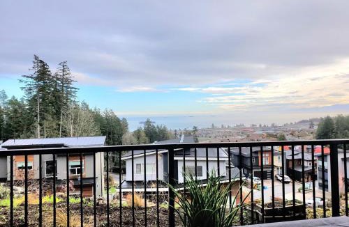 Colwood Apartment | Stunning Ocean View Modern 1 BDR Private Entry Suite