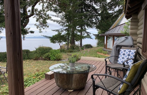 Regional District of Nanaimo Cottage | Stunning Ocean views & Hot-tub!