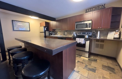 Panorama Condo | Stunning Panorama Mountain Retreat