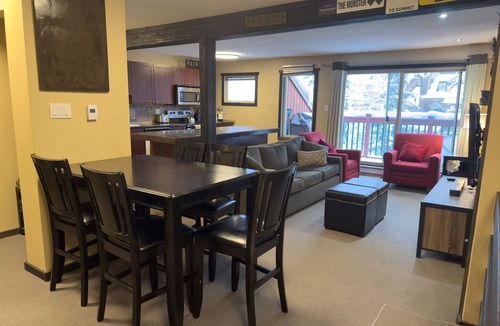 Panorama Condo | Stunning Panorama Mountain Retreat