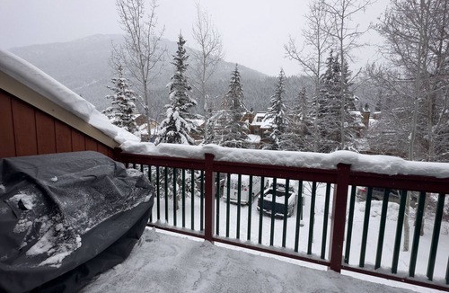 Panorama Condo | Stunning Panorama Mountain Retreat