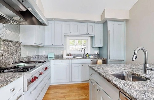 Edgecomb House | Stunning riverfront home, hot tub, BBQ, and washer & dryer