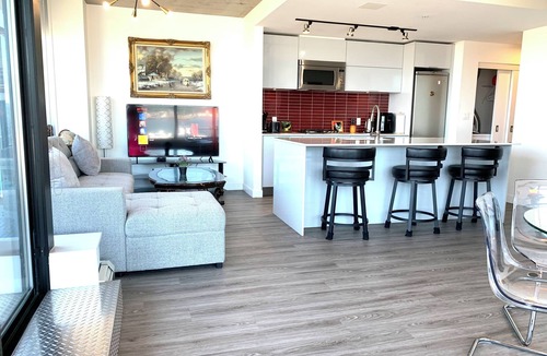 Crosstown Apartment | Stunning views - Gastown, 1 free parking