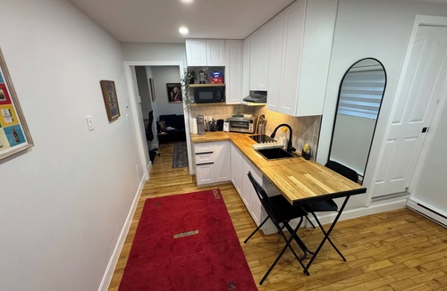Longueuil Apartment | Stylish 1BR Free Parking 15 min Montreal