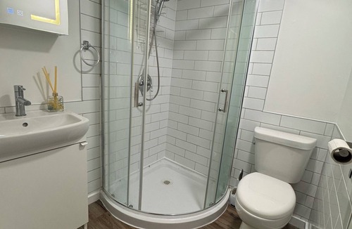 Longueuil Apartment | Stylish 1BR Free Parking 15 min Montreal