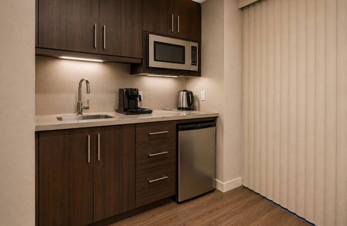 Central Waterfront Hotel | Stylish 1BR Toronto Suite Near Dining, Shows & Transit