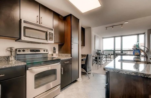 Aurora Highlands Apartment | Stylish 1BR | Work Space+WiFi | Pentagon City