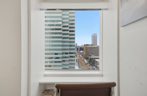 Downtown Edmonton Apartment | Stylish 2Bed2Bath + Stunningview Downtown Edmonton 5min to Rogers + free parking