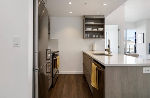 Downtown Eastside Apartment | Stylish 2BR with Panoramic City & Mountain Views!