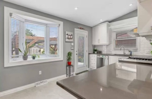 Chippawa House | Stylish 3 bedroom home | Minutes to Falls, Golf, Wineries and More!