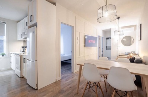 Plateau Mont Royal Apartment | Stylish 3BR/2BA in the Plateau