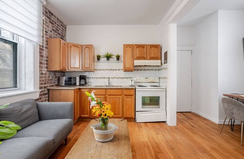 Shaughnessy Village Apartment | Stylish 3BR downtown Montreal