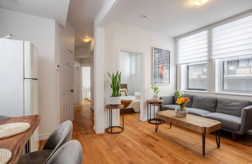 Shaughnessy Village Apartment | Stylish 3BR downtown Montreal