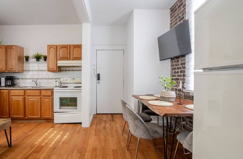 Shaughnessy Village Apartment | Stylish 3BR downtown Montreal