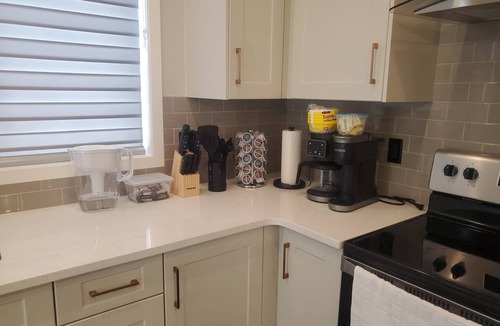 Southeast Calgary House | Stylish 4BR/5BD/2.5BT/AC/Remote Work Setup/Indoor Games & Lake Access