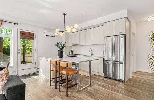 Whyte ave Condo | Stylish ground-floor suite steps from Whyte Ave, cafes, and river trails