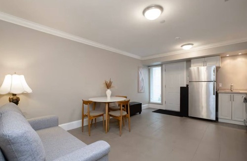 Kerrisdale House | Stylish Home in Vancouver’s West Side - Near YVR+DT