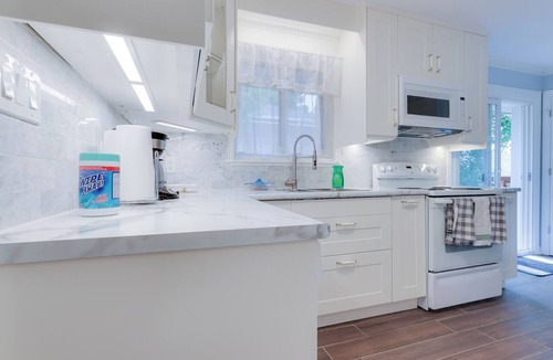 Whitby House | Stylish Home near Luxury Spa & GO Station