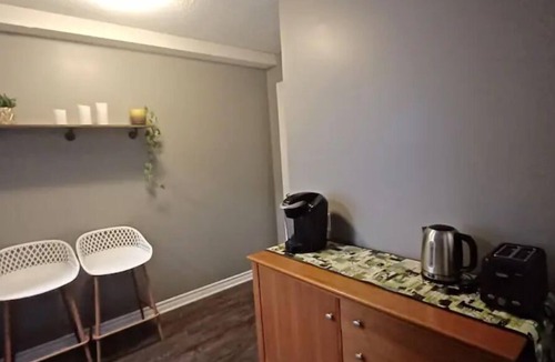 Old Ottawa East Apartment | Stylish home, perfect to explore Ottawa