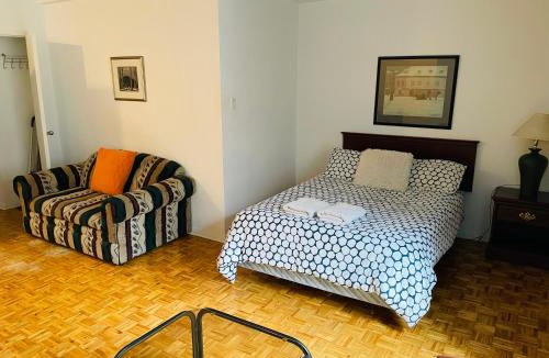 Downtown Montreal Apartment | Stylish Montreal Apartment: Comfortable Stay in the Golden Square Mile