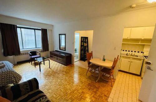 Downtown Montreal Apartment | Stylish Montreal Apartment: Comfortable Stay in the Golden Square Mile