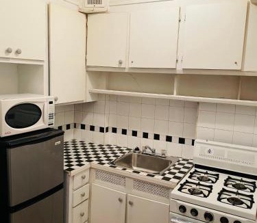 Downtown Montreal Apartment | Stylish Montreal Apartment: Comfortable Stay in the Golden Square Mile