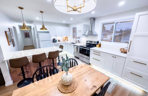 Thunder Bay House | Stylish Newly-Renovated Home in a Central Location