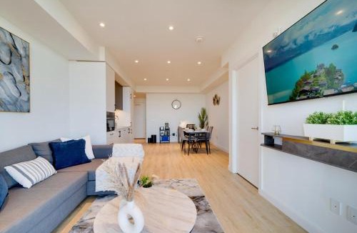 Kitchener Apartment | Stylish Open Concept Suite in Central KW