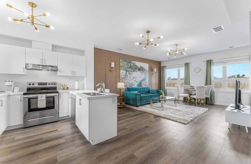 Niagara Falls Apartment | Stylish Penthouse with Rooftop & Parking Included!