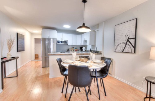 De Lorimier Apartment | Stylish Plateau 1BR near Parc La Fontaine