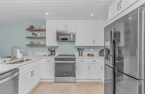 Crescent Beach House | Stylish Updated Oceanfront 2BR Crescent Villas 306