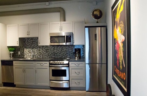Woodbine - Lumsden Apartment | Stylish Urban Loft Parking Danforth Beaches