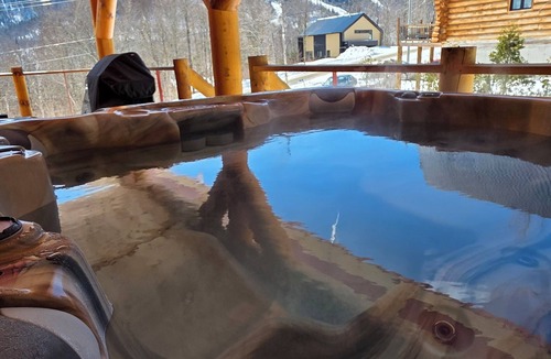 Saint-Philemon Ski Chalet | Sugar Camp