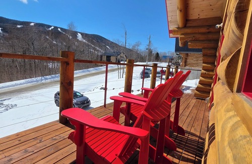 Saint-Philemon Ski Chalet | Sugar Camp