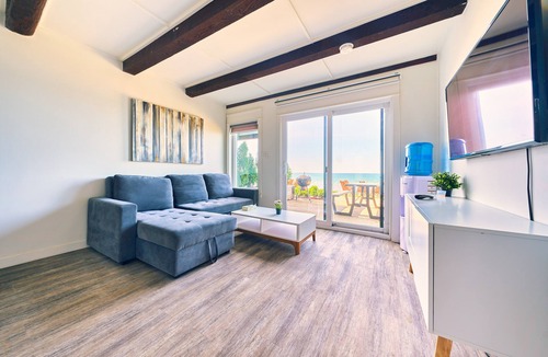 Wainfleet Cottage | Suite 204: Beautiful 3-Bedroom Beachfront Townhouse