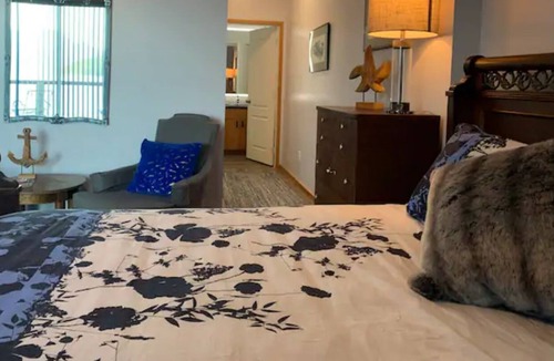 Earls Cove Bed & Breakfast | Suite perched over the ocean with Views of Jervis Inlet and Coastal Mountains